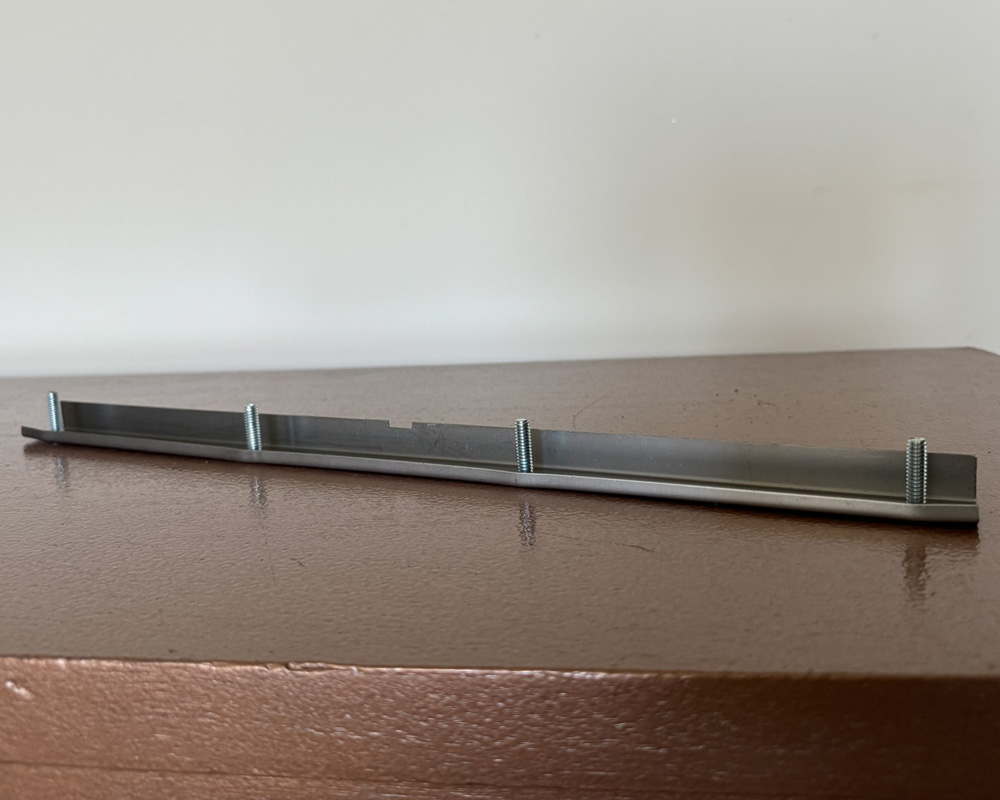 Rail with Studs